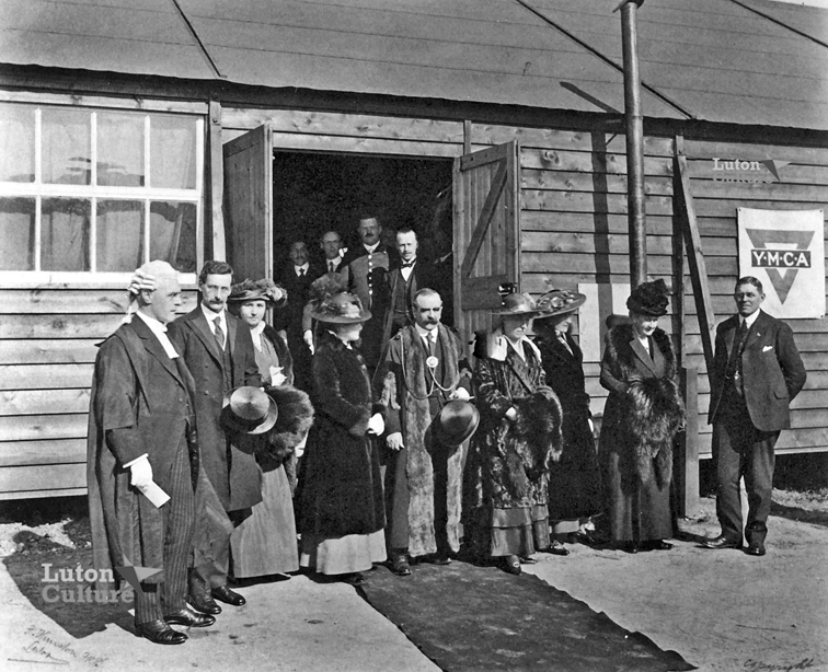 Biscot Camp royal visit