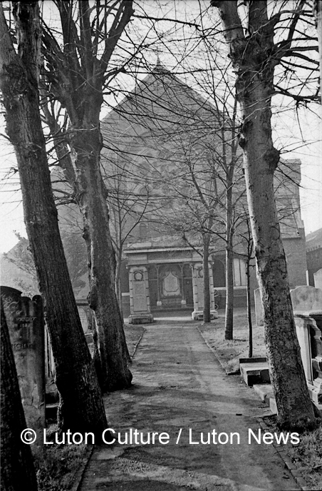 Park Street Baptist war memorial