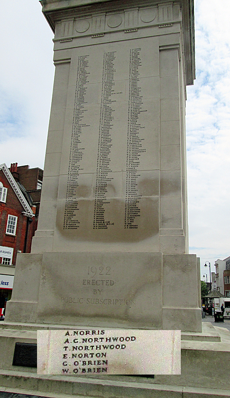 Luton War Memorial (Edward Norton)