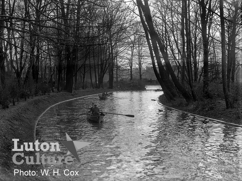 Wardown lake ( W.H. Cox)