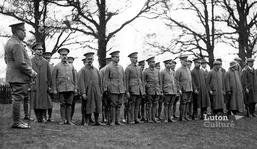 Volunteers at Luton Hoo 1917