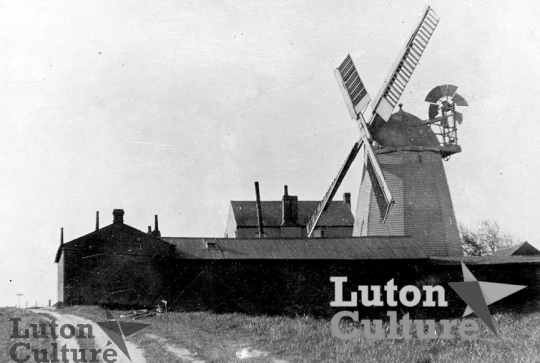 Biscot windmill 1902